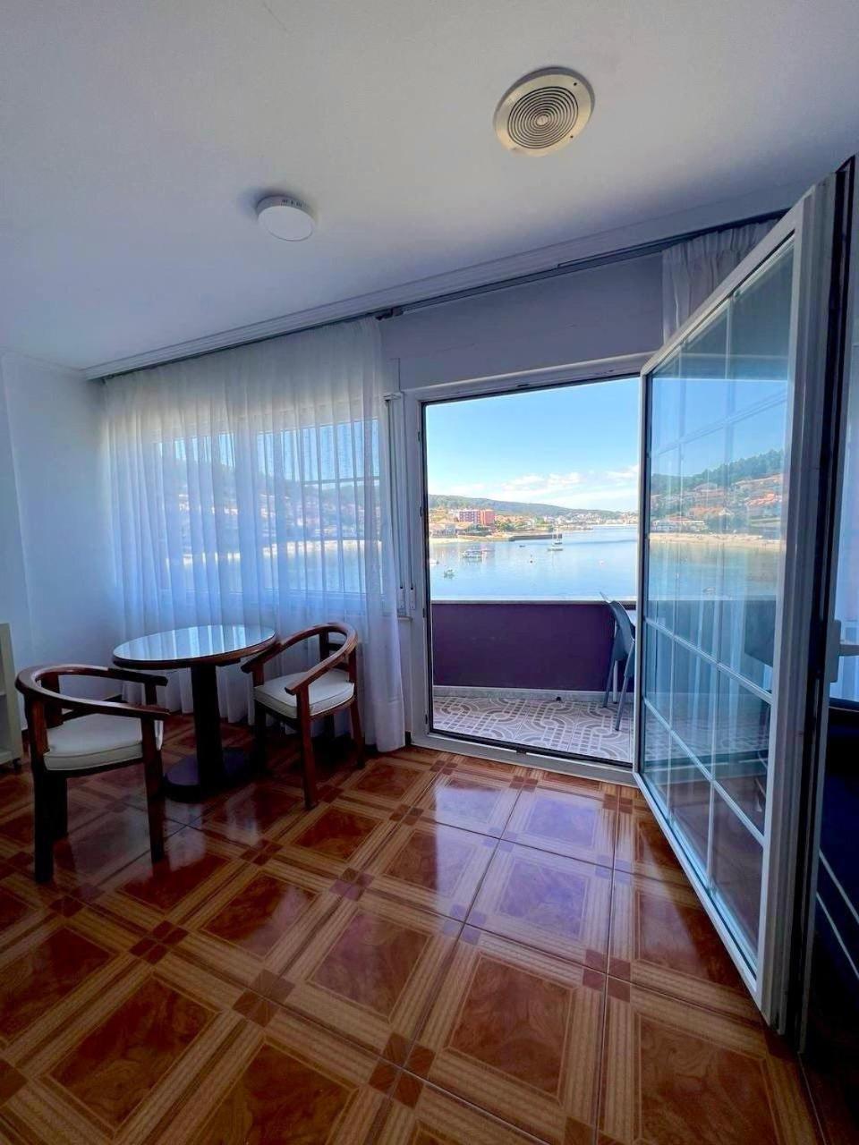 Hotel Corcubion Playa De Quenxe Pokoj fotografie